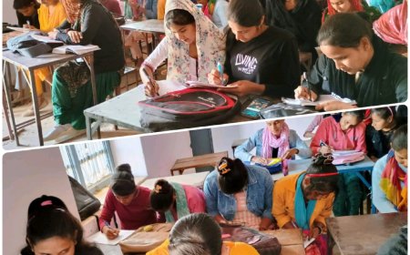 स्लोगन लिखकर टपूकड़ा महाविद्यालय की स्वयं सेविकाओं ने दिया मतदान को व्यापक बनाने का संदेश