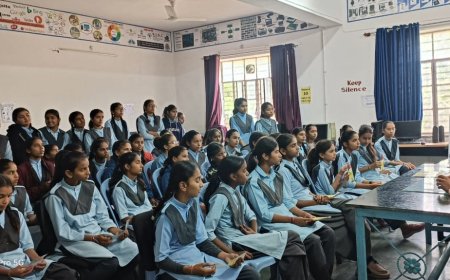 आज की बचत,कल का सुरक्षित भविष्य : विद्यार्थियों को बचत खाता का महत्व समझाया