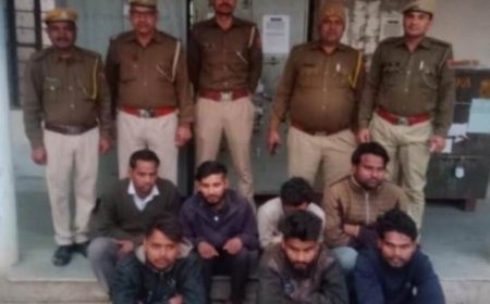 अवैध खनन पर कार्यवाही कर तीन पोकलेन और तीन डंफर सहित सात लोगो को लिया हिरासत मे