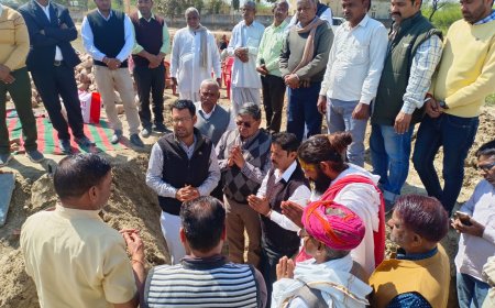 कोटपुतली में महात्मा ज्योतिबा फूले छात्रावास की चार दीवारी निर्माण कार्य का शुभारम्भ