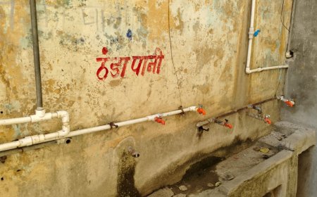 चार दिनों से पानी के लिए तरसते स्कूल के विधार्थी: प्रिंसिपल ने कहा - बोर्ड परीक्षा की वजह से नही हुआ सुधार