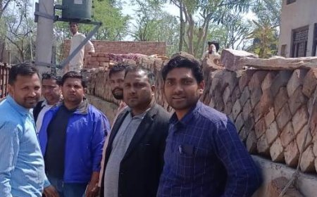 बिजली विभाग ने बकायादारो पर कड़ी कार्यवाही करते हुए ट्रांसफार्मर उतारे