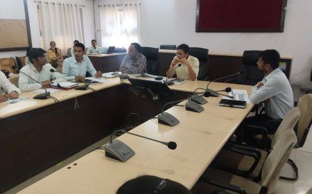 सम्पर्क पोर्टल पर लंबित प्रकरणों का हो गुणवत्तापूर्ण और समयबद्ध निस्तारण:  जिला स्तरीय अधिकारियों के साथ साप्ताहिक समीक्षा बैठक का हुआ आयोजन