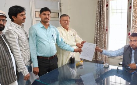 रारह के ग्राम विकास अधिकारी को बहाल नहीं करने पर ग्राम विकास अधिकारीयो ने दी कलमबंद आंदोलन  की चेतावनी