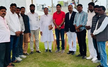 महुवा कांग्रेस जिला अध्यक्ष की अध्यक्षता में कांग्रेस की बैठक आयोजित