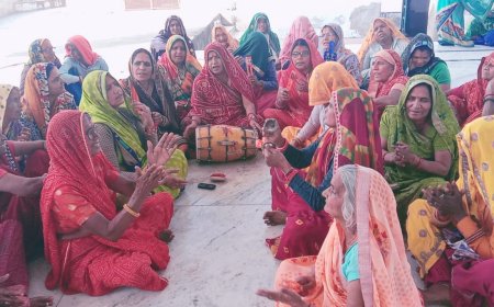 भर भर पिचकारी ले चालों बाबा संग फाग मनाएं खाटू में धूम मचाए