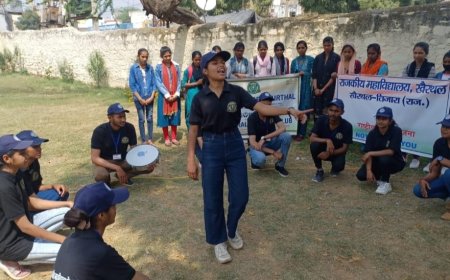 खैरथल महाविद्यालय के विद्यार्थियों ने मतदान जागरूकता के लिए किया नुक्कड़ नाटक