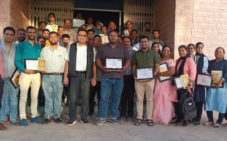 प्रधानमंत्री सुरक्षित मातृत्व अभियान कार्यक्रम में उत्कृष्ट कार्य करने वाले कार्मिकों का किया सम्मान