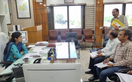 जिला कलक्टर ने आबकारी, माइनिंग, ट्रांसपोर्ट एवं वाणिज्य कर विभाग की ली समीक्षा बैठक