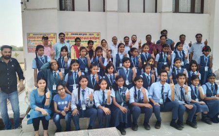 महुवा में बी वोटर सेव वाटर की थीम पर मतदाता जागरूकता कार्यक्रम आयोजित