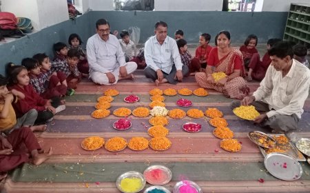 शिशु वाटिका स्कूल में गुलाल व फूलों से होली खिलाकर मनाया फागोत्सव