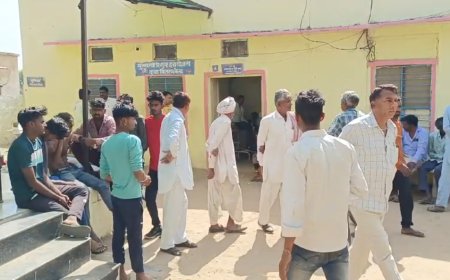 ट्रक ने मोटरसाइकिल को पीछे से मारी टक्कर,गोविन्दगढ़ क्षेत्र निवासी युवक की मौत- दो गंभीर रूप से घायल