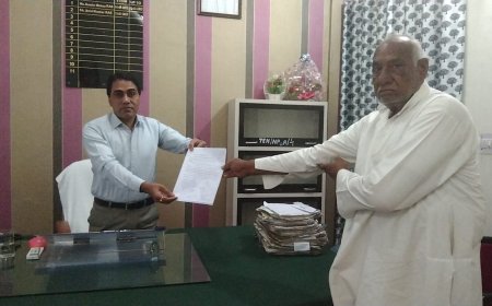 गर्मी शुरू होने से पहले पानी का संकट गहराने लगा, ग्रामीणों ने उपखंड अधिकारी को सौंपा ज्ञापन