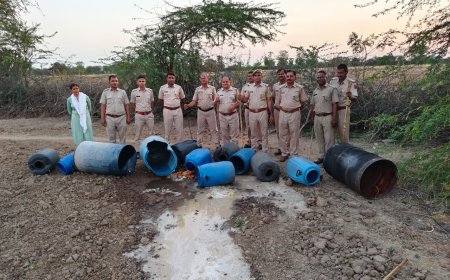 पुलिस व आबकारी की संयुक्त कार्यवाही, कंजर कॉलोनी मे 1500 लीटर अवैध वास किया नष्ट 