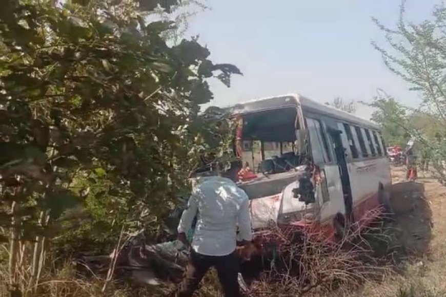 कामां से भरतपुर के लिए निकली लोक परिवहन बस का टायर फटा: 50 यात्रियों से भरी बस बेकाबू होकर खाई में उतरी