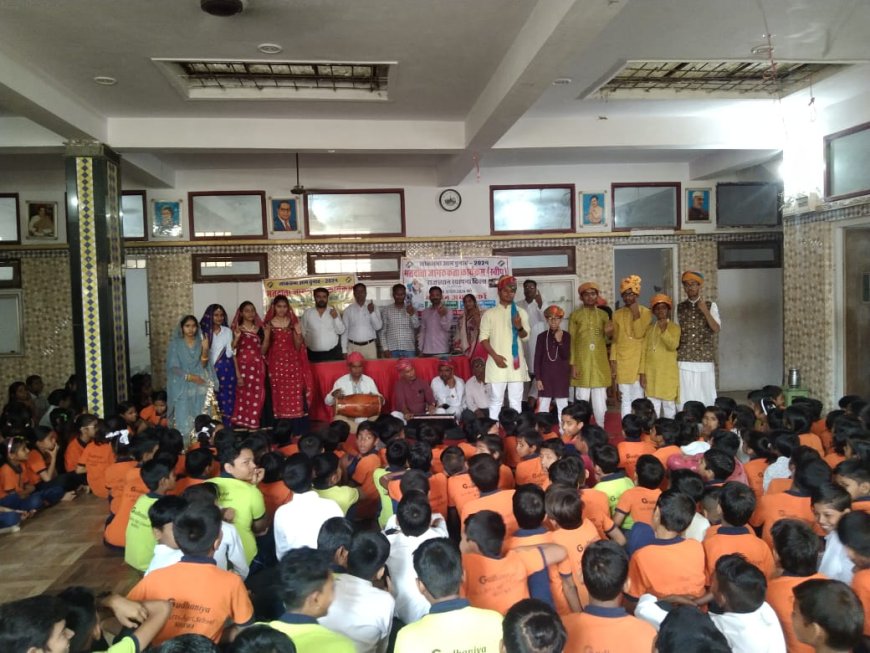 महुवा में स्वीप टीम द्वारा राजस्थान स्थापना दिवस की 75 वी सालगिरह पर मतदाता जागरूकता कार्यक्रम आयोजित