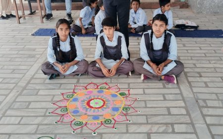 विभिन्न प्रतियोगिताएं आयोजित कर मतदान की शपथ दिलाई