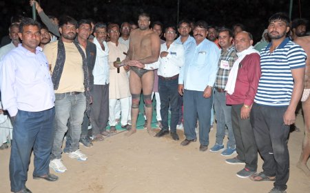 बाघोली शीतला माता मेले में हुआ कुश्ती दंगल का आयोजन:पैरा के विकास पहलवान ने जीता मुकाबला