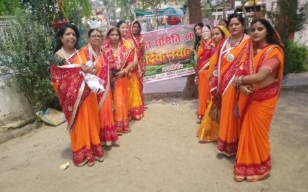 महिला समिति ने परिंडे लगाए