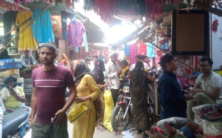 ईद को लेकर बाजार हुआ गुलजार, लोग जमकर कर रहे हैं खरीदारी