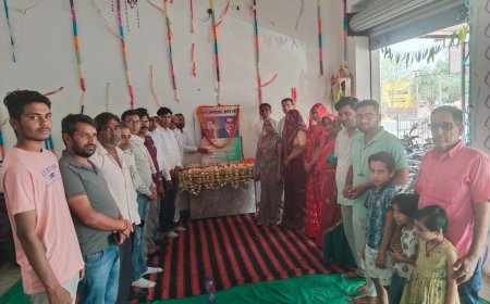 महात्मा ज्योतिबा फुले व डॉक्टर अंबेडकर की प्रतिमा पर माल्यार्पण कर पानी सत्याग्रह की  शुरुआत