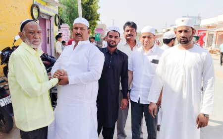 ईदगाह में की ईद की नमाज अदा कर मनाया आपसी भाईचारे का  त्यौहार