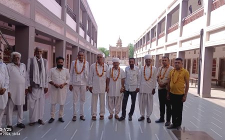 विश्व प्रसिद्ध पर्यावरणविद खम्मुराम बिश्नोई का बिश्नोई धर्मशाला में पहुंचने पर फूलमालाओं से किया स्वागत