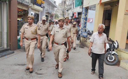 पुलिस ने पैदल मार्च कर शांतिपूर्ण मतदान कि अपील की