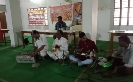 सतरंगी सप्ताह के छठे दिन का कलर नारंगी के थीम 'वोट डालूंगी जभी तो आगे बढूंगी' की तर्ज पर स्वीप टीम बांदीकुई ने किया मतदाता जागरूकता कार्यक्रम