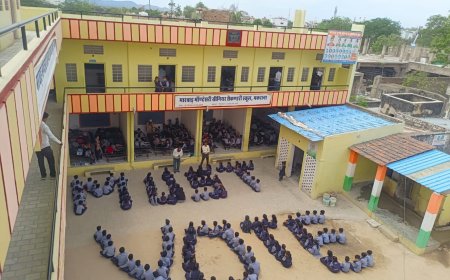 मानव श्रृंखला बनाकर मतदाताओं को जागृत किया