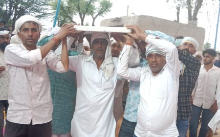 झड़ाया नगर की ढाणी भुराला में कलश यात्रा के बाद चार गुरु पूर्वज की संतों की सानिध्य में चरण पादुका की हुई स्थापना