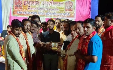 भजन संध्या में झूमते-गाते हुए हनुमान जन्मोत्सव संपन्न :भजन संध्या में उमड़े श्रद्धालु देर रात तक जमे रहे