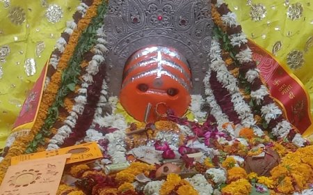 ध्वजारोहण के साथ शुरू हुआ सकट चौथ माता का दो दिवसीय वार्षिक मेला, महिलाओं ने चौथ माता का पूजन कर की अखंड सुहाग की कामना