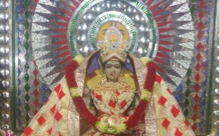 लाखों श्रद्धालुओं की आस्था का केंद्र है, धौलागढ़ देवी का मंदिर