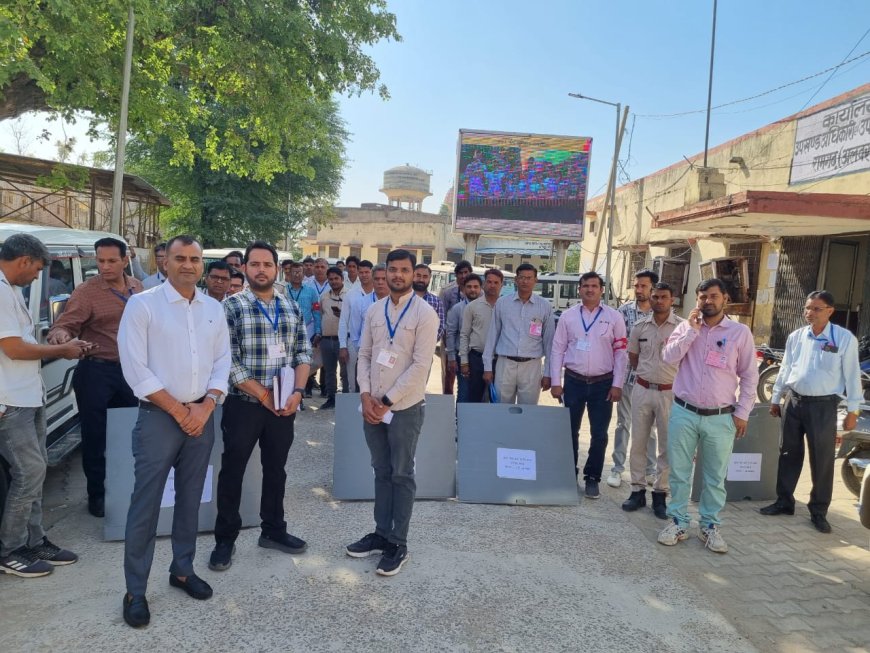 होम वोटिंग पर डाक्यूमेंट्री फिल्म बनाने भारत निर्वाचन आयोग की टीम  विधानसभा रामगढ क्षेत्र मे पहुची