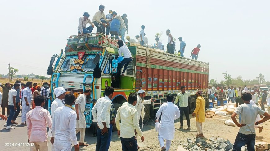 राजस्थान हरियाणा बॉर्डर पर इंडियन ऑयल पेट्रोल पंप  पर खड़े कैमीकल से भरे ट्रक मे अचानक लगी आग
