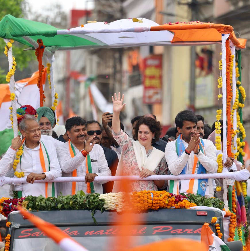 कांग्रेस प्रत्याशी ललित यादव के समर्थन में कांग्रेस की स्टार प्रचारक प्रियंका गांधी नेअलवर में किया रोड शो