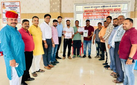 भगवान परशुराम जन्मोत्सव के उपलक्ष्य पर अलवर ज़िला ब्राह्मण सभा युवा प्रकोष्ठ द्वारा रक्तदान शिविर एवं चिकित्सा शिविर का किया गया आयोजन