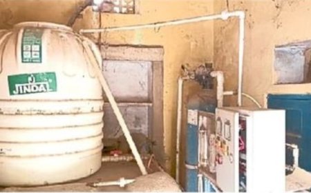 नगरपरिषद खैरथल कैम्पस का मामला  : आने वाले लोग पानी पीने को तरसे ,देखरेख के अभाव में आर ओ मशीन फांक रही है धूल ,लोग प्यास बुझाने भटक रहे इधर-उधर