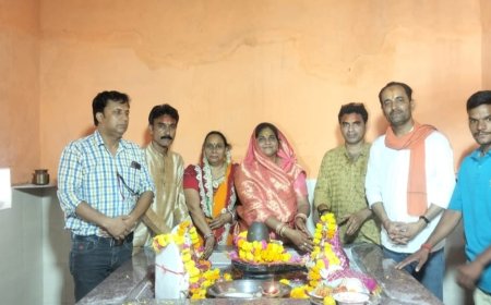 खैरथल रेलवे स्टेशन के समीप प्राचीन राधाकृष्ण मंदिर में हुई शिव-परिवार एवं शनि देव की प्राण-प्रतिष्ठा