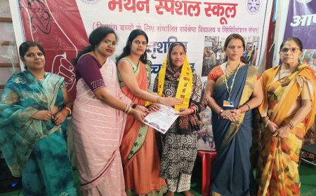 मातृ शक्ति सर्वोच्च शक्ति कार्यक्रम में आंगनबाड़ी कार्यकर्ताओं को किया सम्मानित