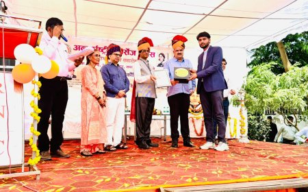 झालाटाला निवासी रामलखन मीणा (नर्सिंग ऑफिसर) हुए राज्य स्तर पर फ्लोरेंस नाइटेंगल अवार्ड से सम्मानित