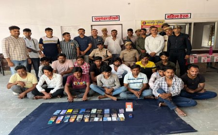 ऑपरेशन एन्टी वायरस में 15 साइबर ठग गिरफ्तार: 23 मोबाईल फोन सहित 14 फर्जी ए.टी.एम. कार्ड व 3 फर्जी सिम कार्ड बरामद