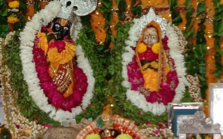 महिलाओं ने मोहिनी एकादशी का उपवास रख बांके बिहारी मंदिर में किया भजन कीर्तन