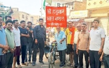 हनुमान भक्त मण्डल के सदस्यों ने बांटे परिंडे