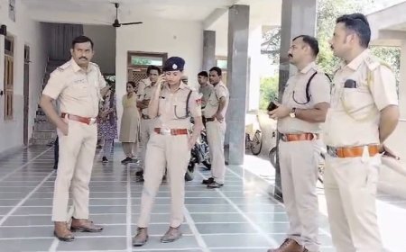 पूर्व प्रधान के आवास पर छापे में शराब, सांभर के सींग बरामद पूर्व प्रधान के पुत्र को किया गिरफ्तार