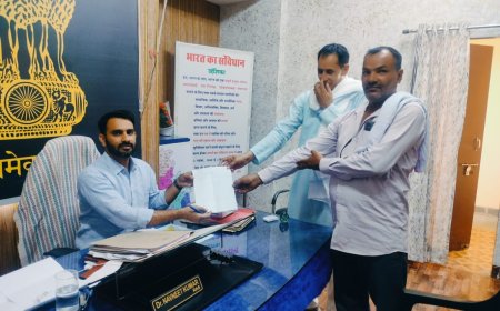 पूर्व मे पदस्थापित खाध प्रवर्तन निरीक्षक दिनेश चौबे के समर्थन मे सभी राशन डीलर्स ने रैणी एसडीओ को सौपा ज्ञापन