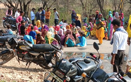 पेयजल आपूर्ति को ठीक करवाए जाने की मांग को लेकर महिलाओं ने लगाया जाम:जलदाय विभाग की घोर लापरवाही आ रही सामने