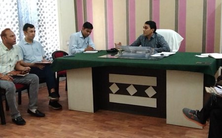 नारायणपुर उपखंड मुख्यालय पर शुक्रवार को  आवश्यक सेवाओं से जुड़े विभागों/ अधिकारियों की मीटिंग हुई आयोजित