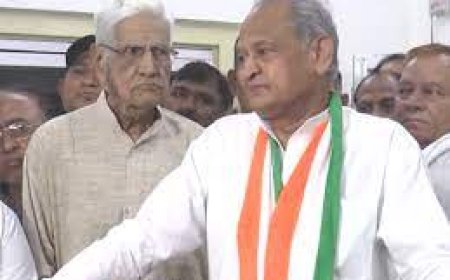 गहलोत बोले - बीजेपी हार रही तो सीएम भजनलाल का क्या दोष, उन्हें क्यों हटा रहे, मेरी हमदर्दी उनके साथ